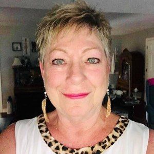 Meet your Posher, Yvonne